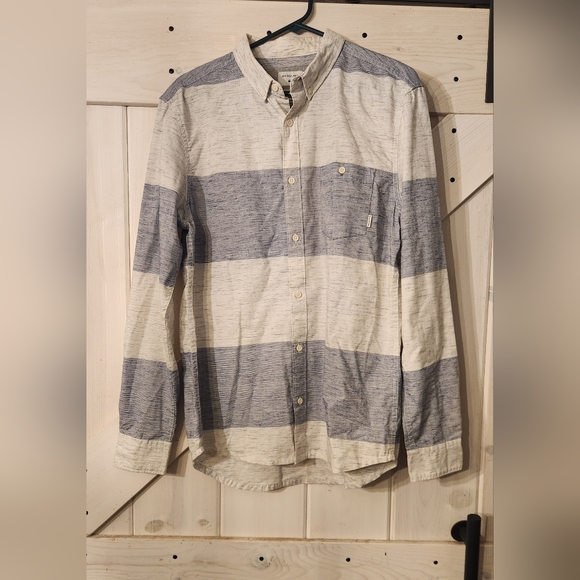 Quiksilver Men's Casual Button Down Shirt - Blue and Cream. Brand New. Size M - Picture 1 of 4